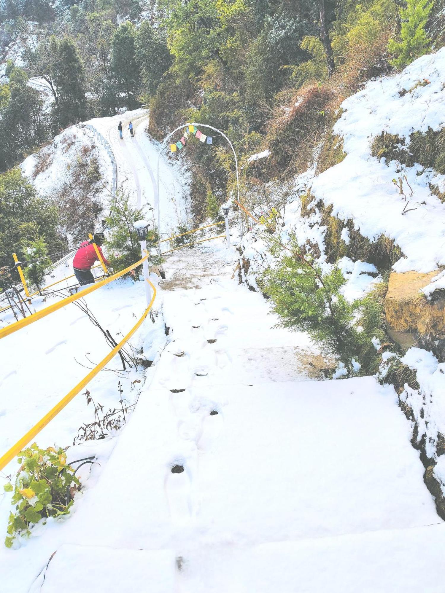 The Mystic Pines Hotel Nainital Exterior foto